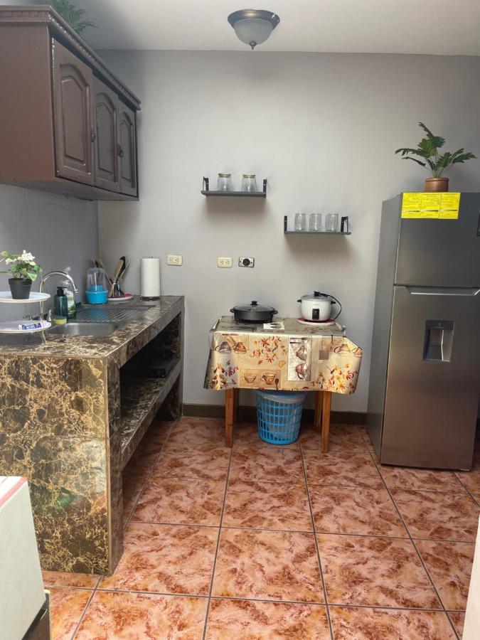 Relax In Downtown Alajuela 5 Min Near The Airport Exterior photo