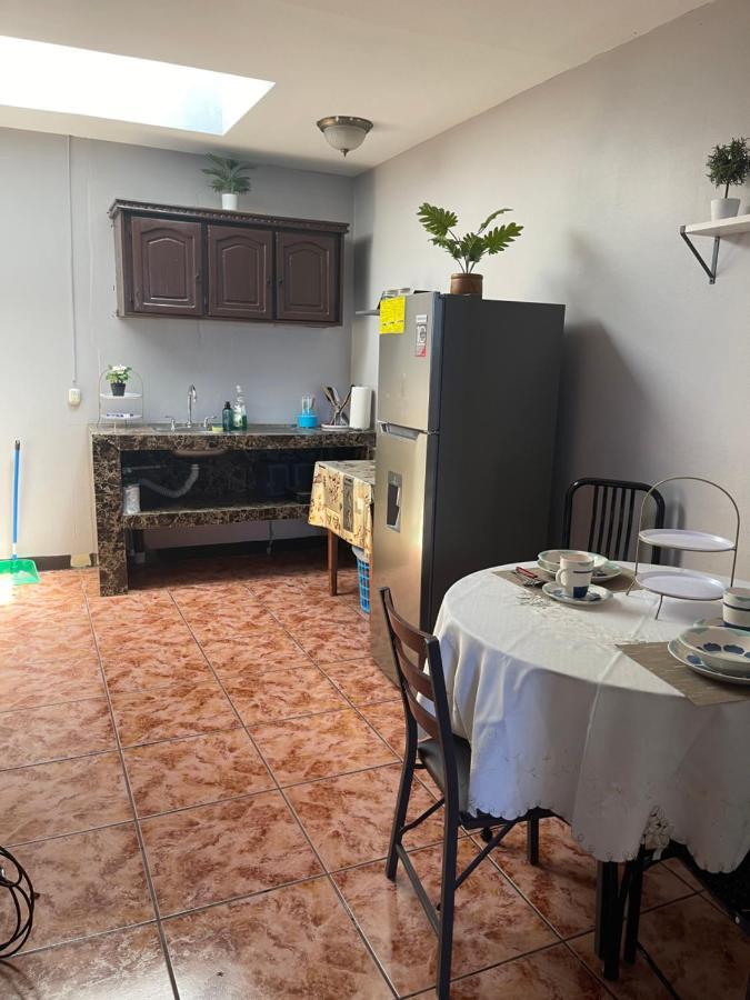 Relax In Downtown Alajuela 5 Min Near The Airport Exterior photo